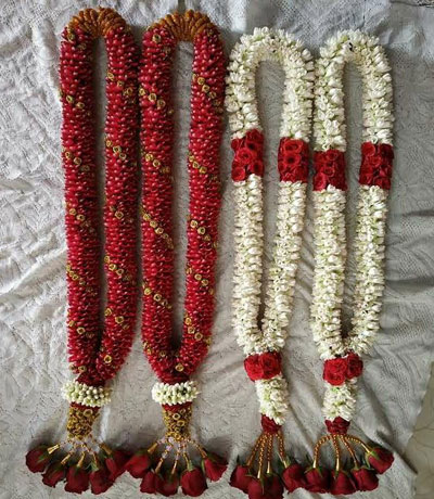 garland decoration in tanjore
